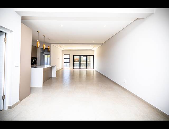 4 BEDROOM FREEHOLD FOR SALE IN SANDOWN